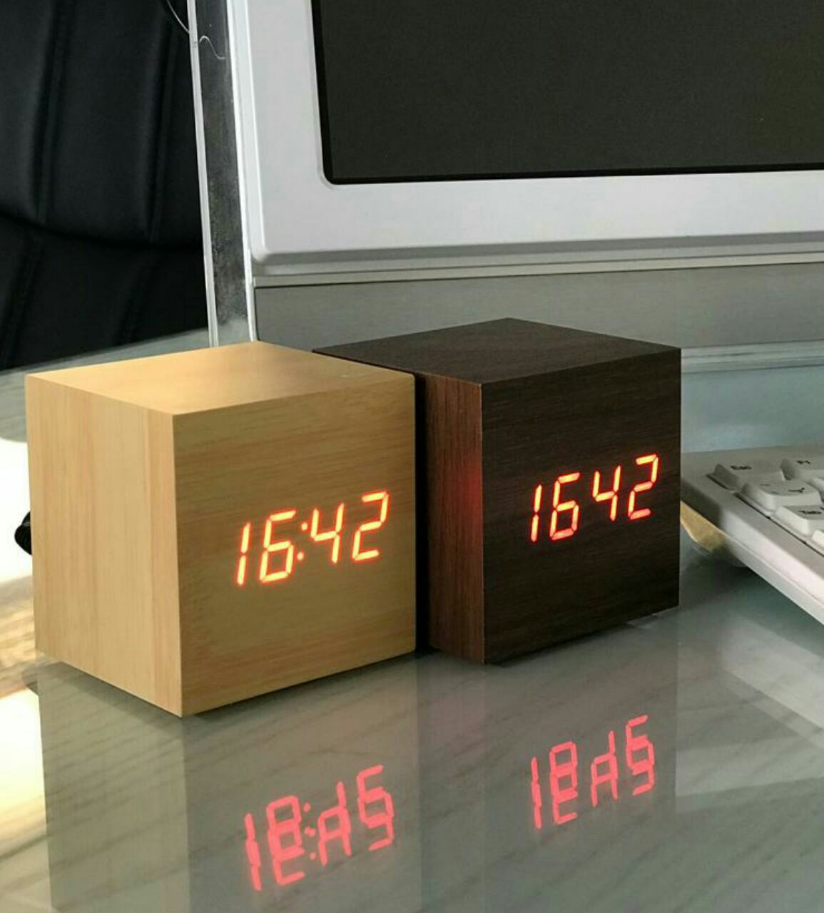 ساعت و دماسنج LED رومیزی مکعب